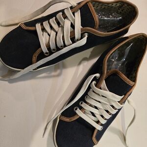 Tommy Hilfiger Women's Navy 6.5 M Walking Sneakers